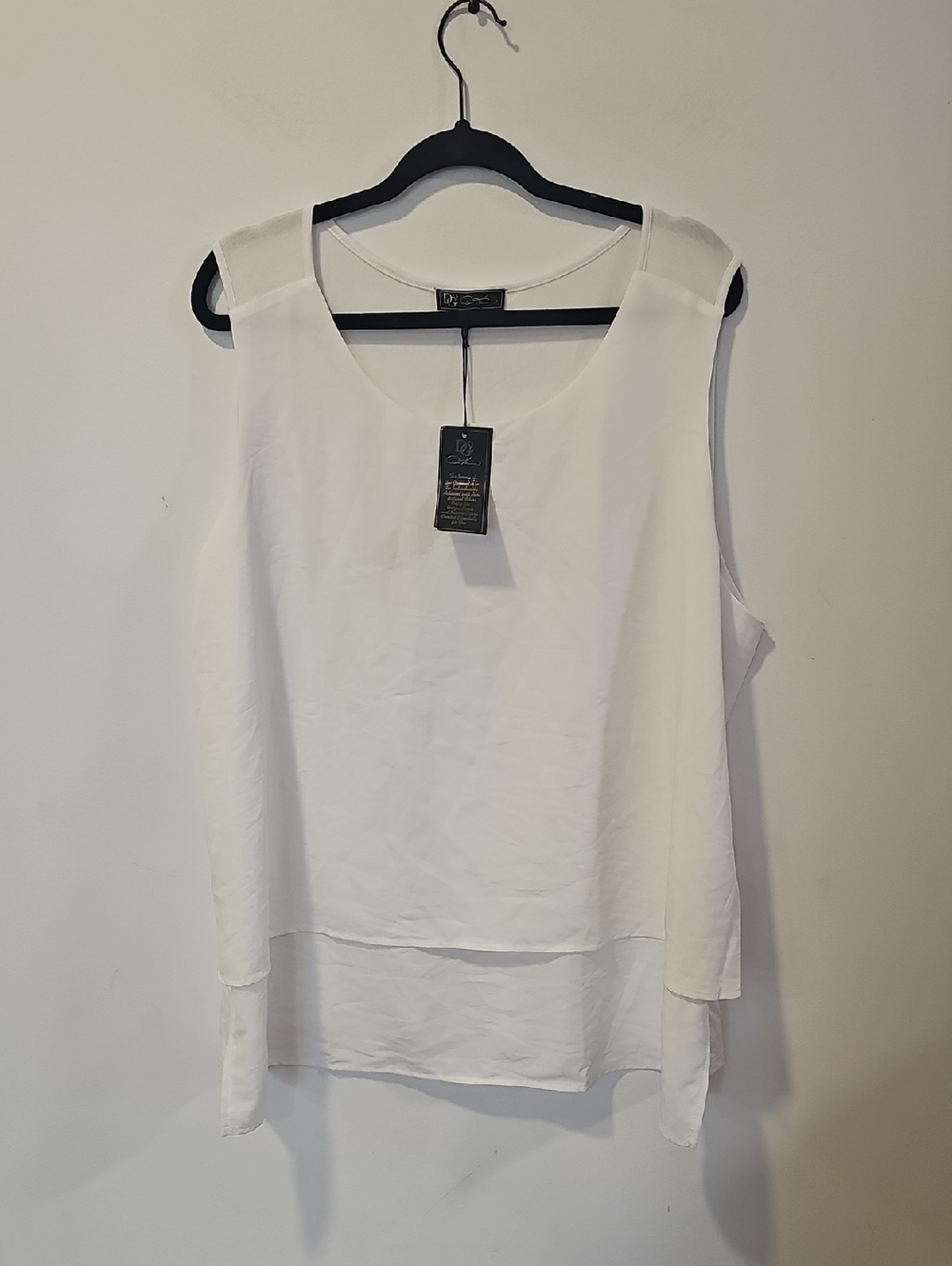 DG2 by Diane Gilman White Layered Sleeveless Camisole